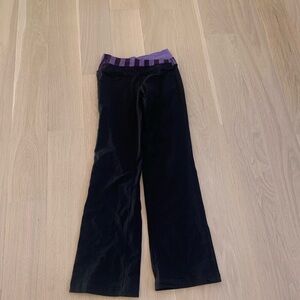 Lulu lemon black yoga pantss size xs barely worn